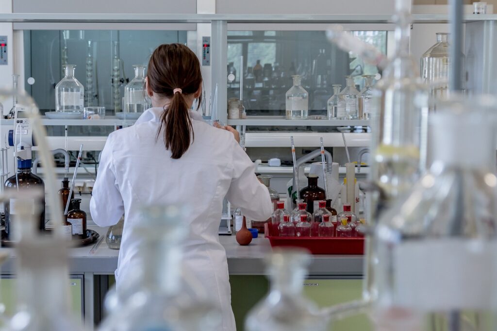 副業希望者が独学で取得すべき資格は何か稼げるのか？